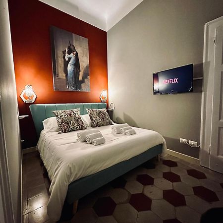 Nerino House, Elegante E Tranquillo Appartamento A 5 Minuti Dal Duomo Милано Екстериор снимка