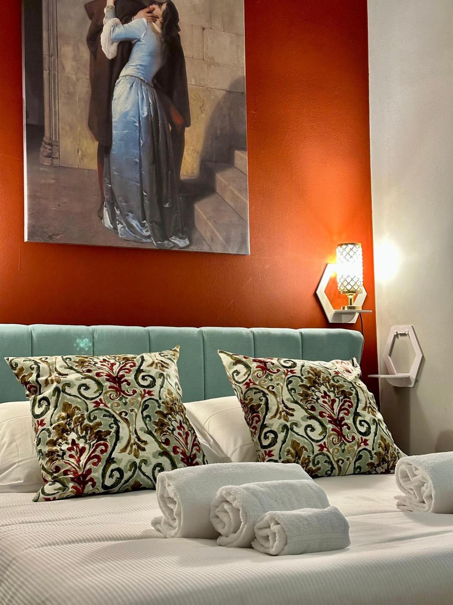 Nerino House, Elegante E Tranquillo Appartamento A 5 Minuti Dal Duomo Милано Екстериор снимка
