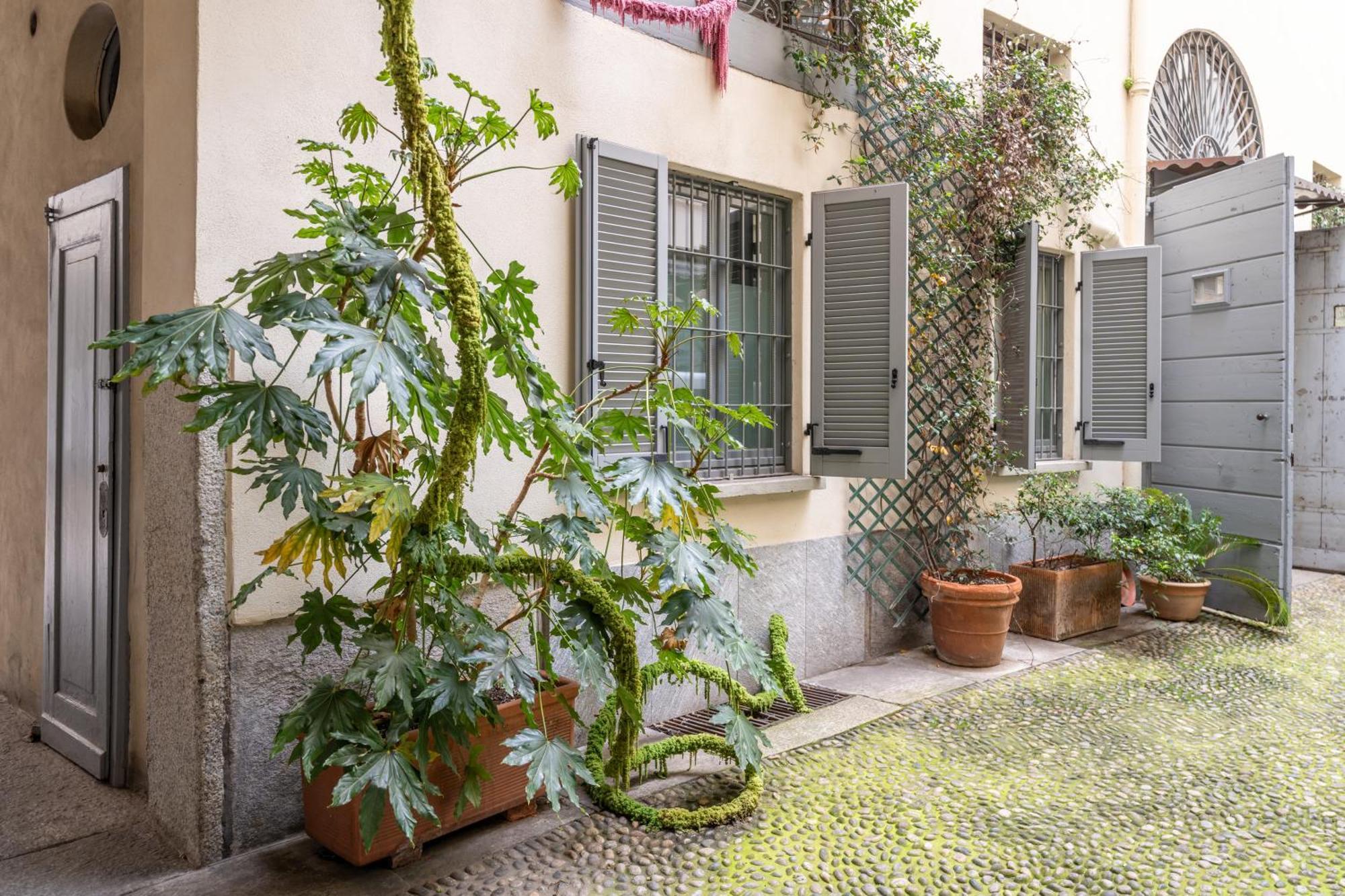 Nerino House, Elegante E Tranquillo Appartamento A 5 Minuti Dal Duomo Милано Екстериор снимка