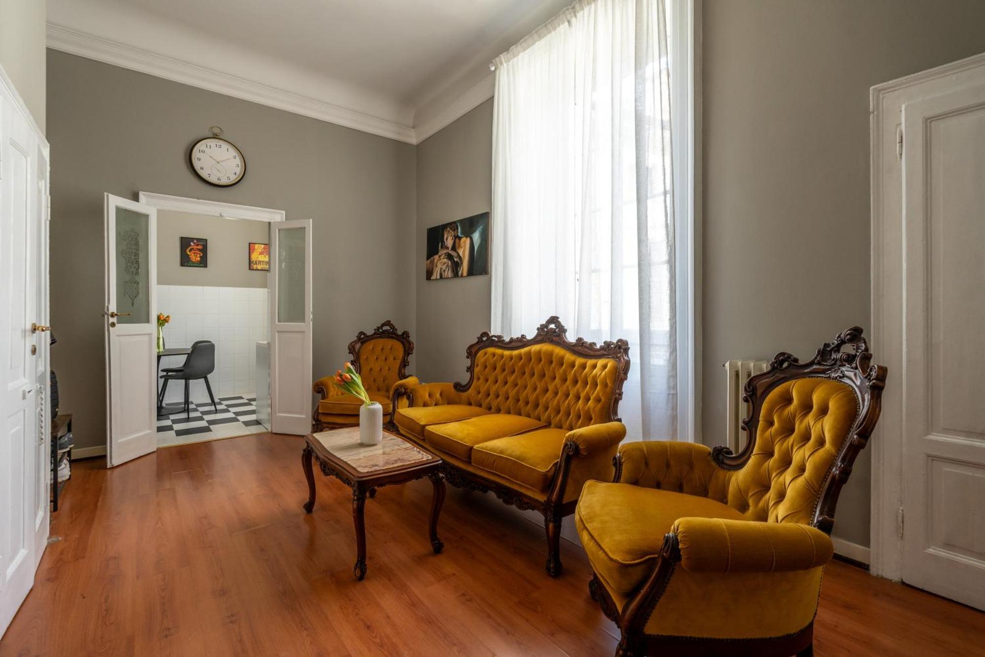Nerino House, Elegante E Tranquillo Appartamento A 5 Minuti Dal Duomo Милано Екстериор снимка